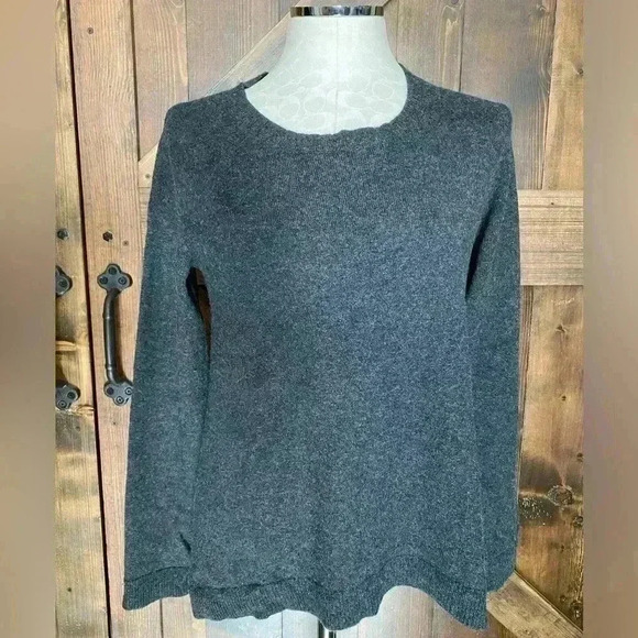 Neiman Marcus Cashmere Collection Grey 100% Cashmere Sweater Women’s Size M - Picture 1 of 8